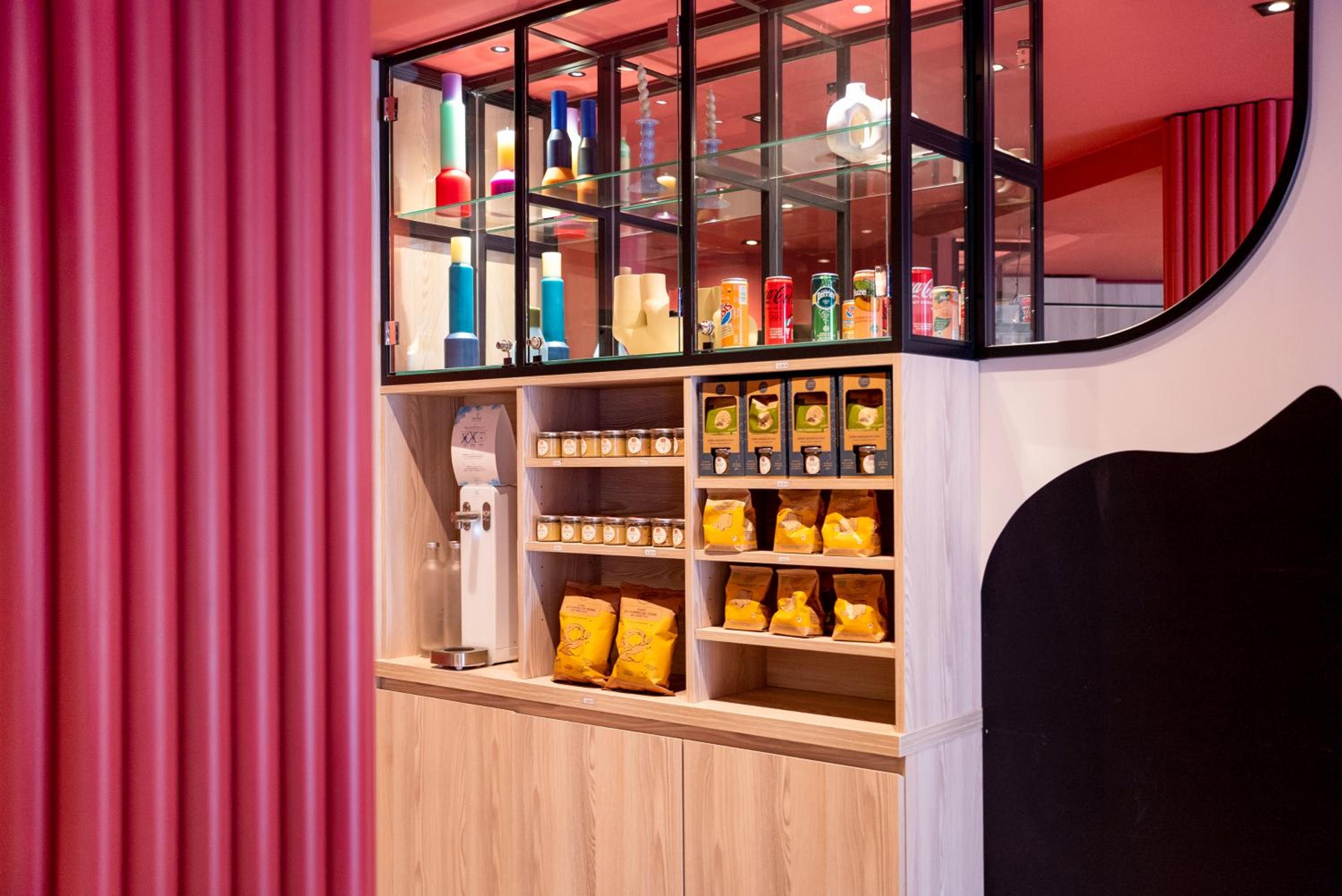 Foto de ibis styles Paris Montmartre Batignolles