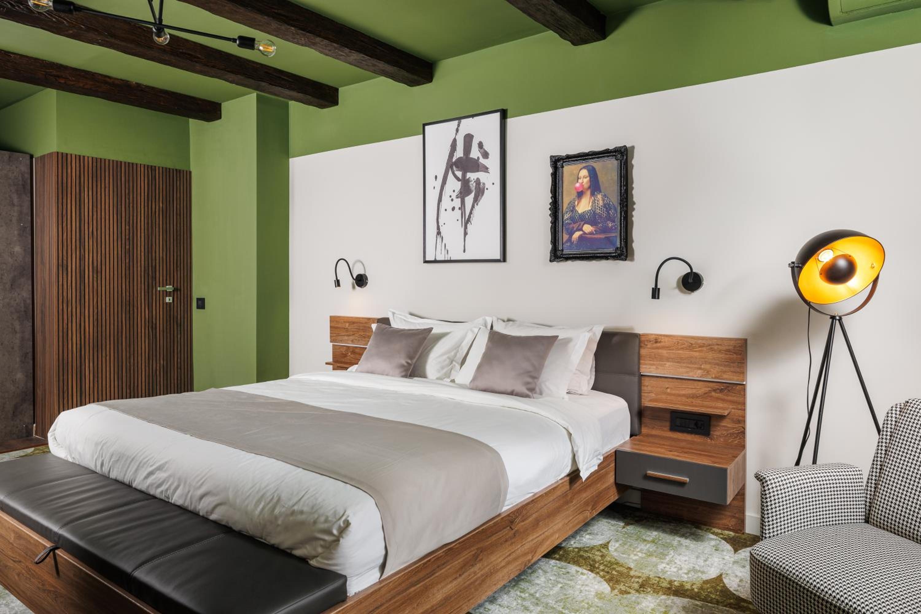 Foto de Bucharest Comfort Suites Hotel