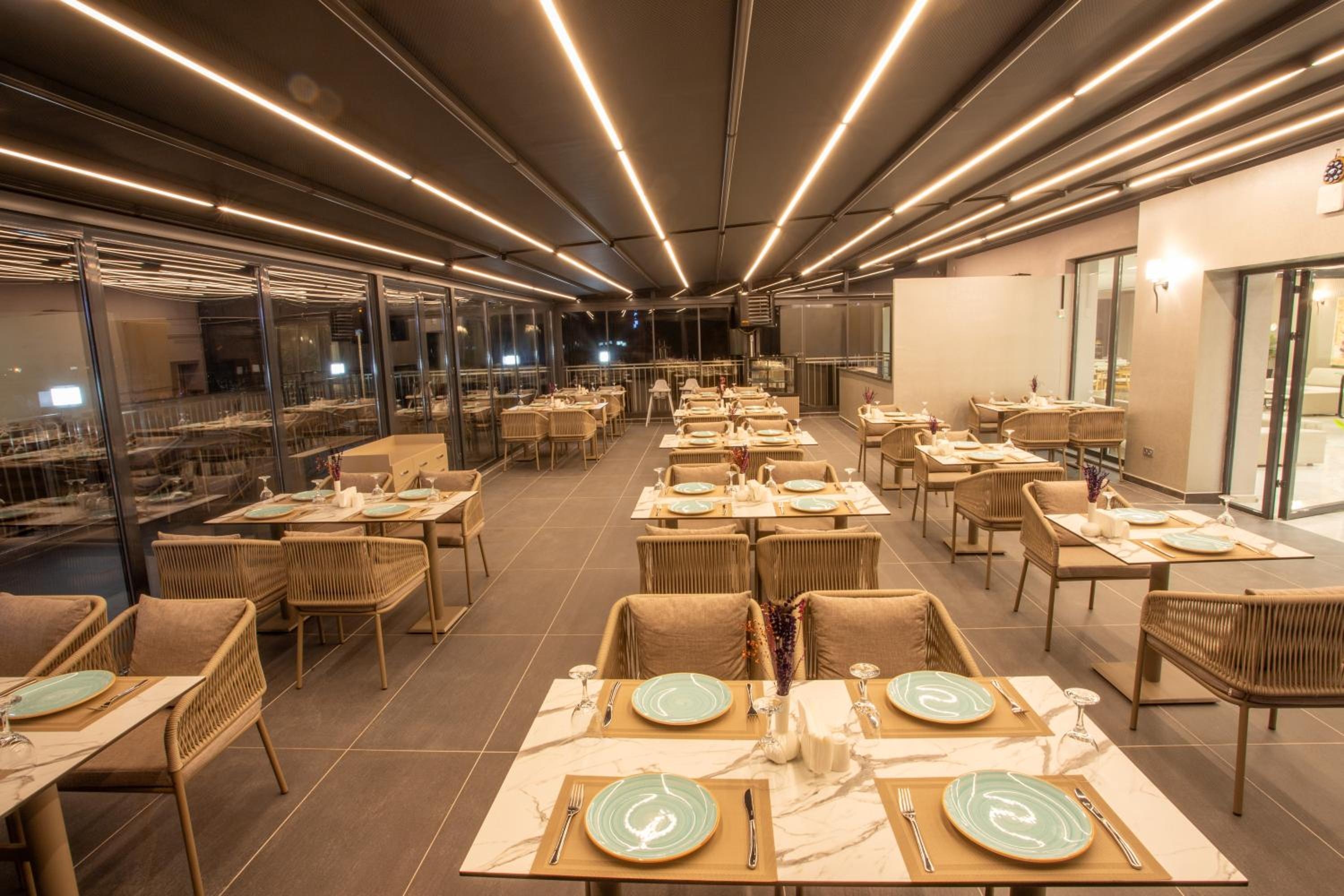 Foto de First Joy Hotel