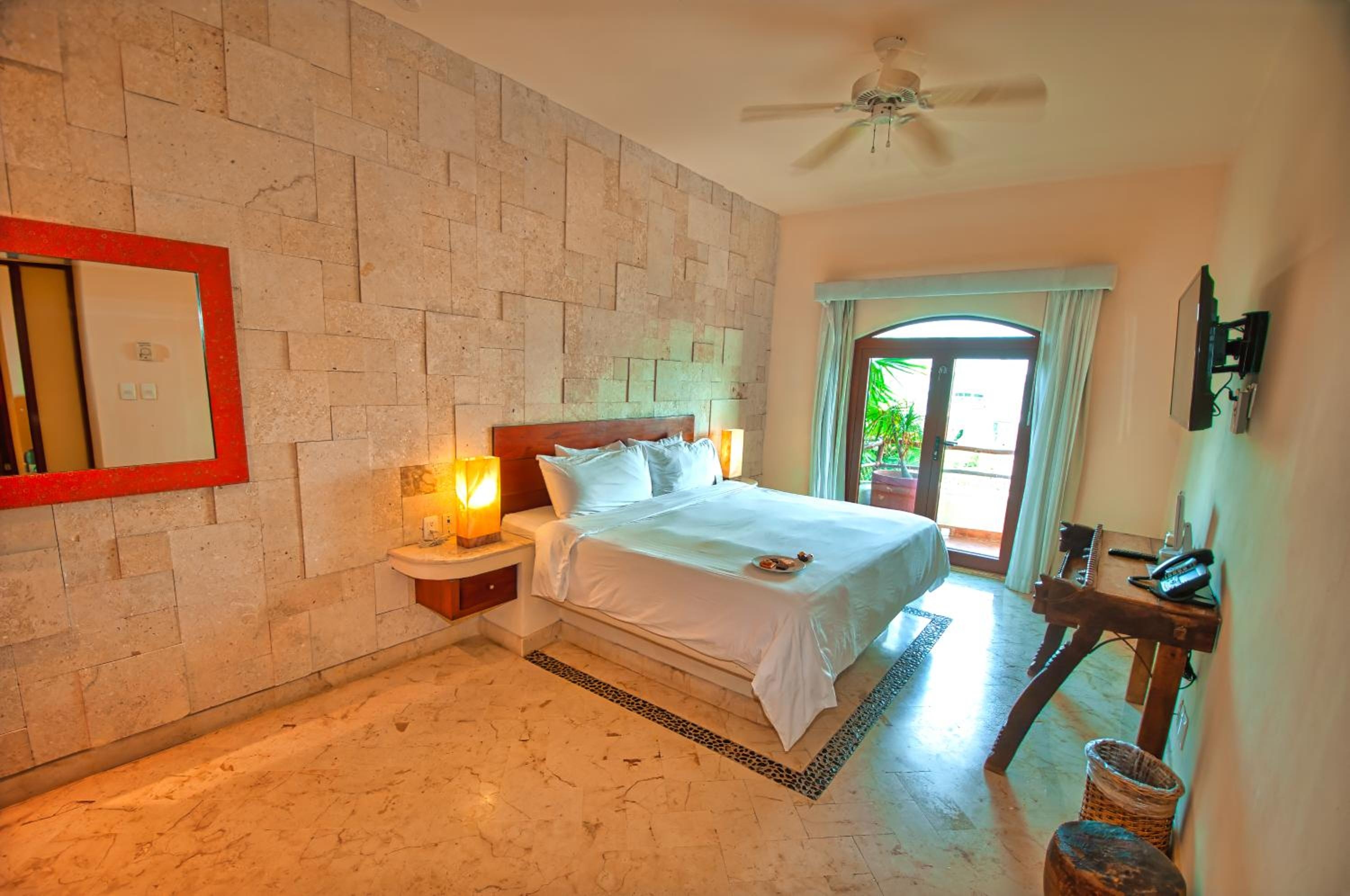 Foto de Porto Playa Condo Hotel and Beach Club