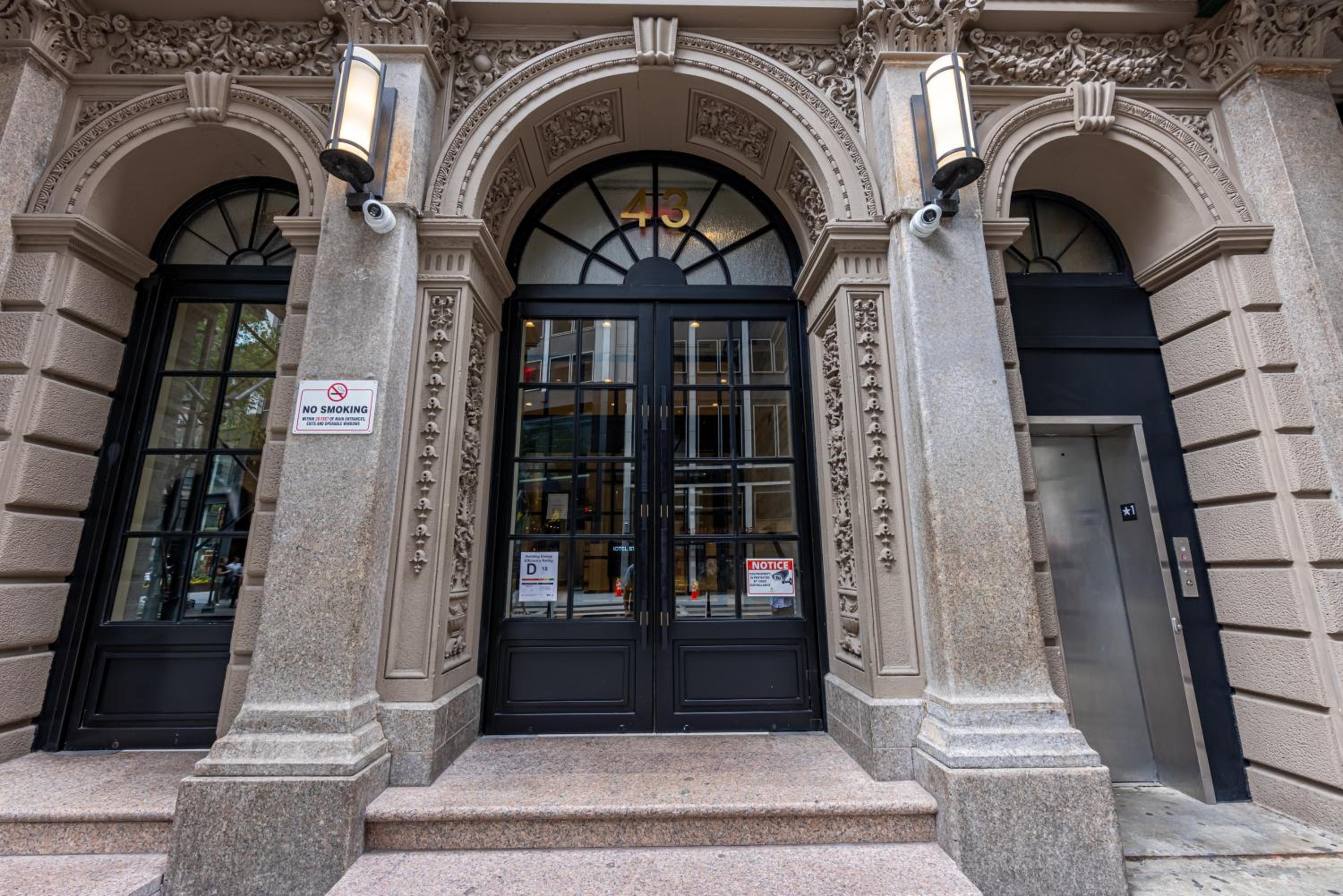 Hotel Stanford