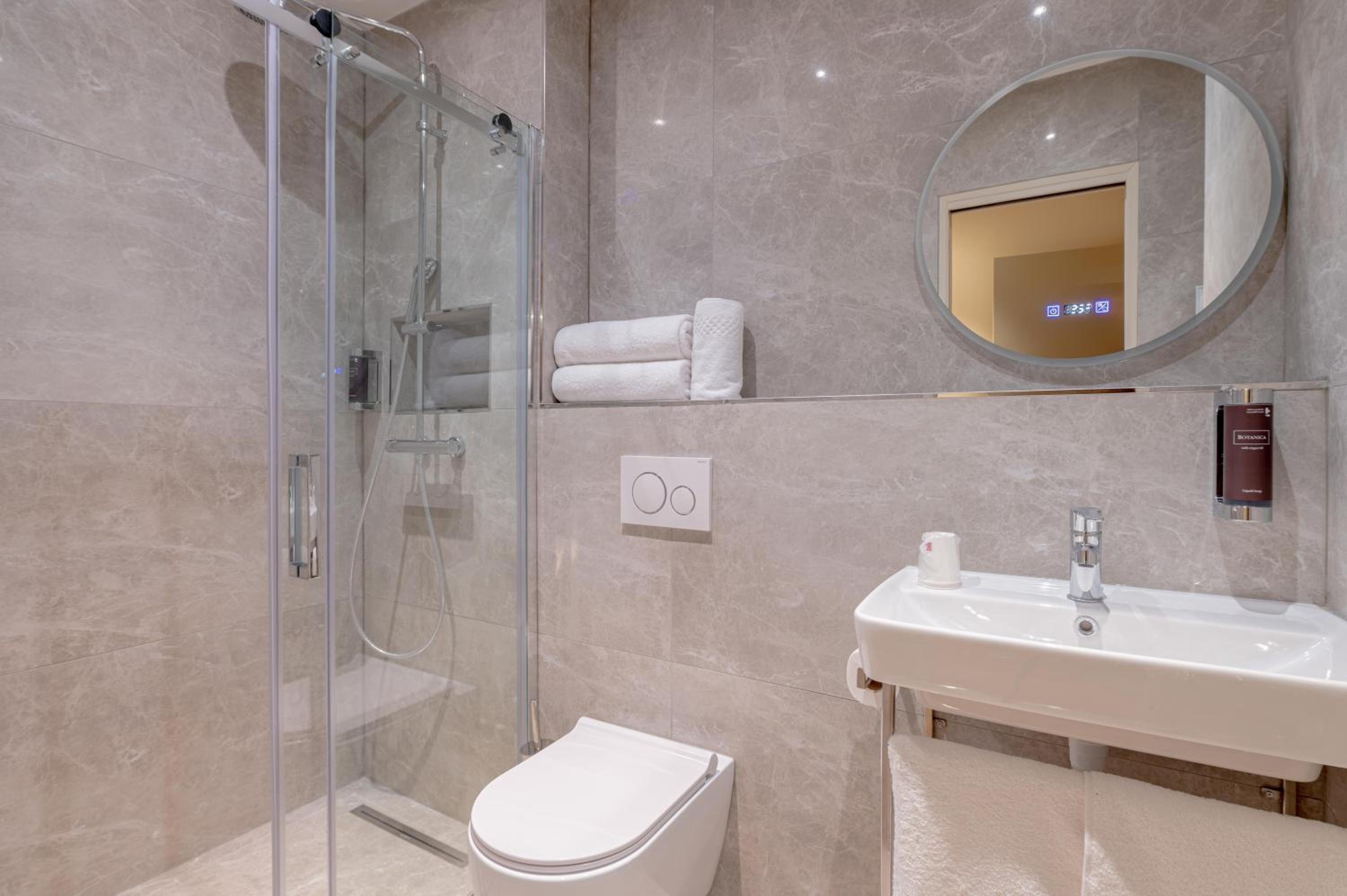 Foto de Grand Hotel Sénia - Paris Orly Airport