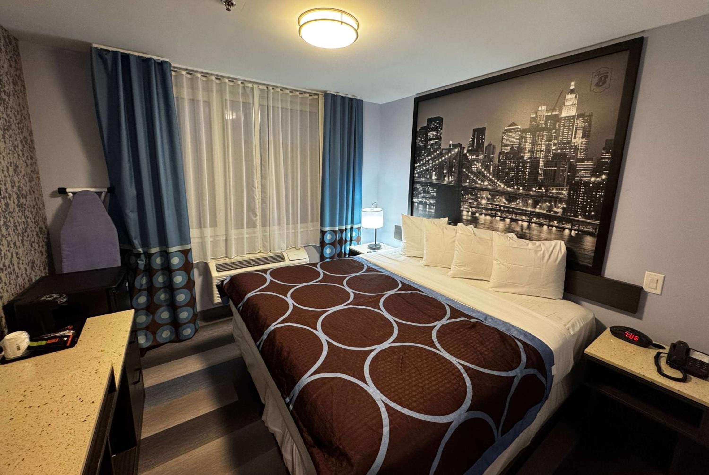 Foto de Super 8 by Wyndham Brooklyn Fulton Street Broadway Junction