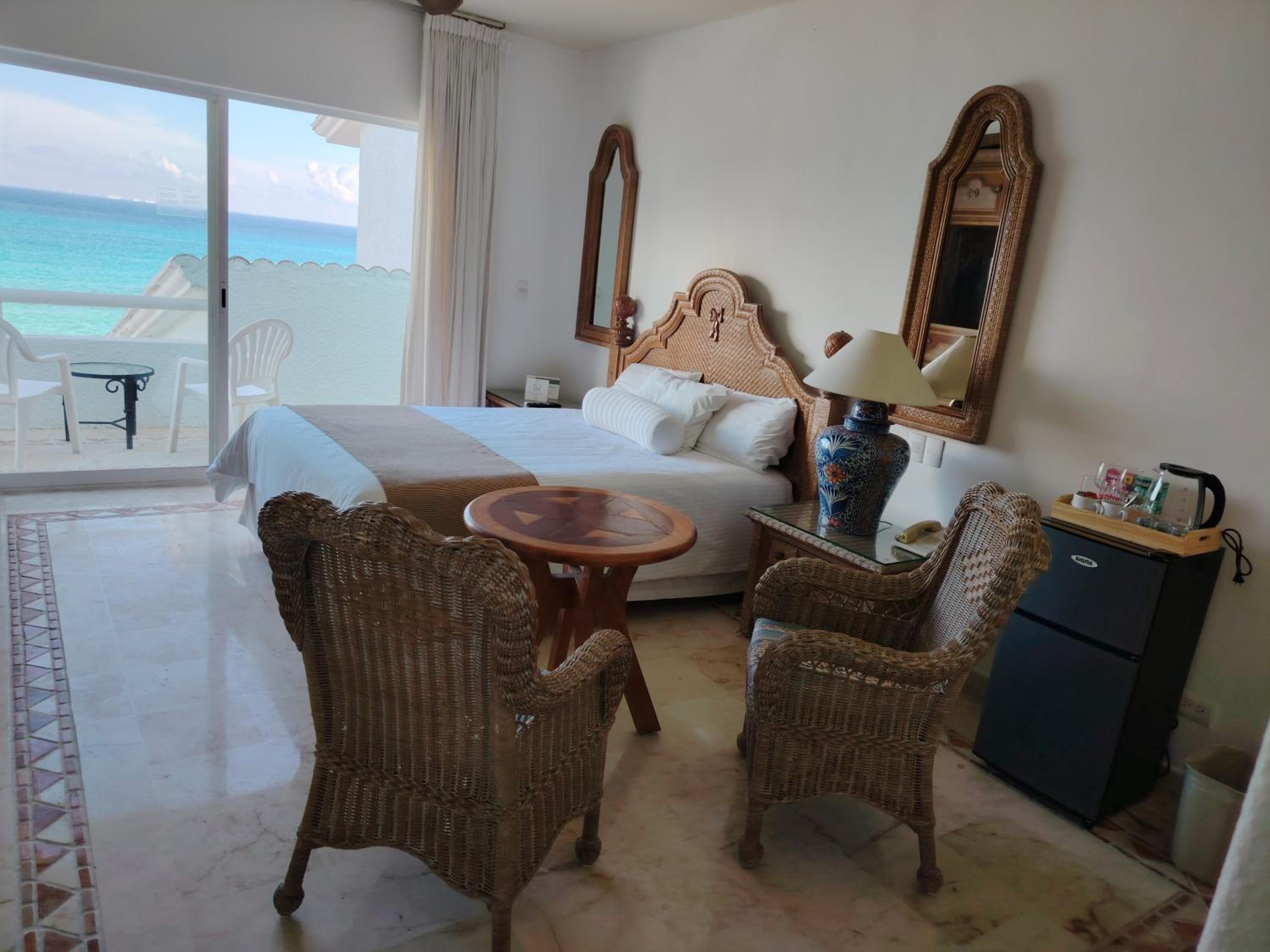 Foto de SUNSET FISHERMEN BEACH & SPA RESORT-Optional All Inclusive- 3 UNITS CHOICE-ROOM - 344A Ocean view with terrace- ROOM 344B No terrace, View from window to p