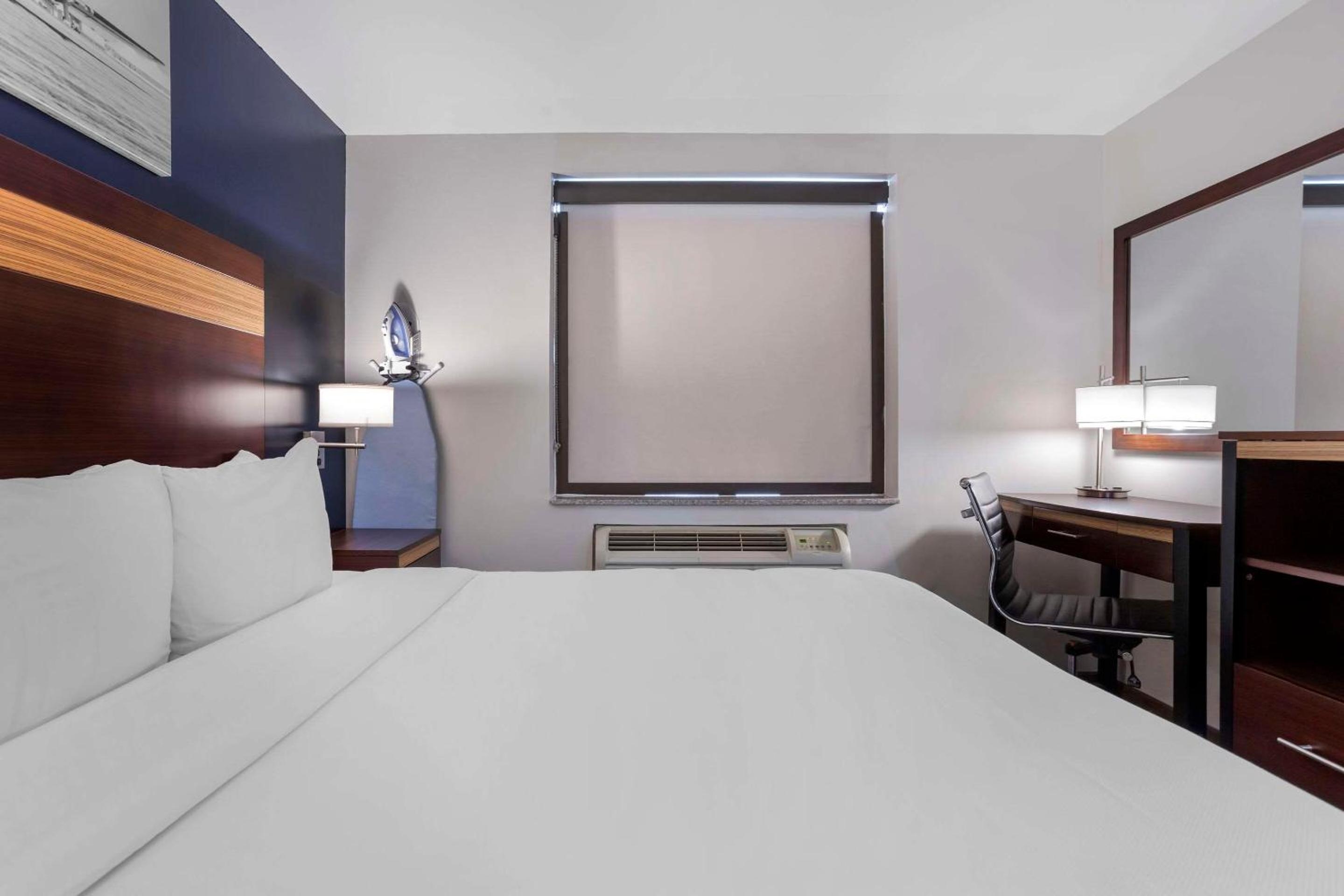 Foto de Avion Inn Near LGA Airport, an Ascend Collection Hotel