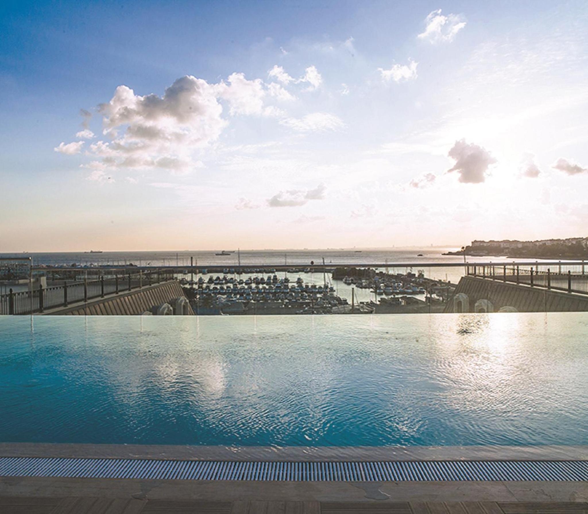 Foto de Wyndham Grand Istanbul Kalamış Marina Hotel
