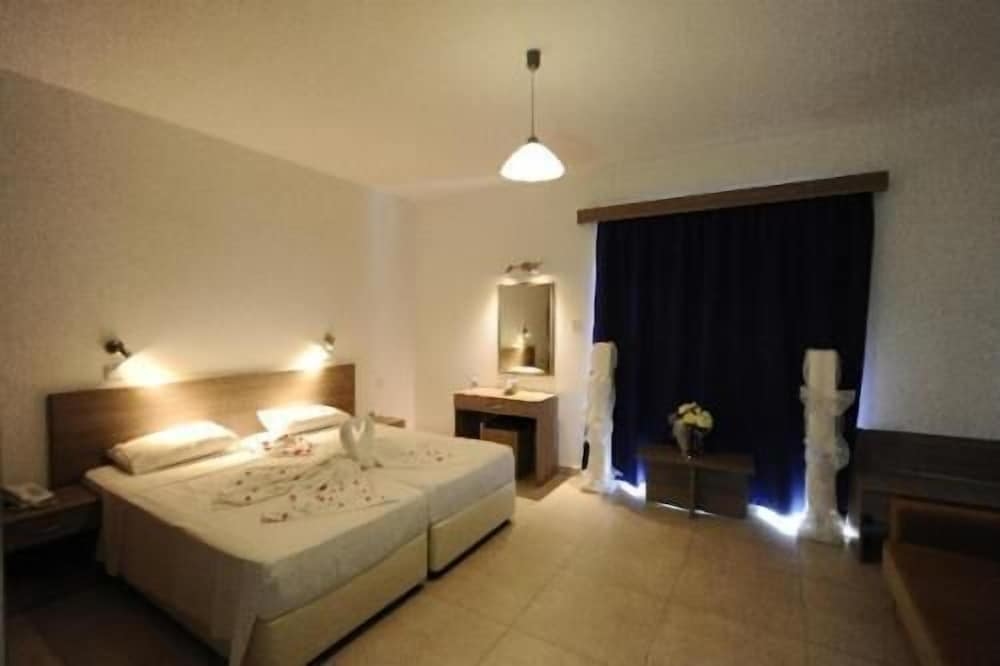 Foto de Cosmelenia Hotel Apartments