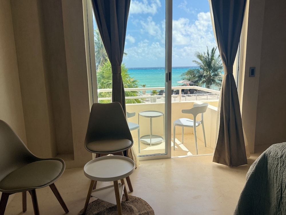 Luciana Hotel & Beach Club