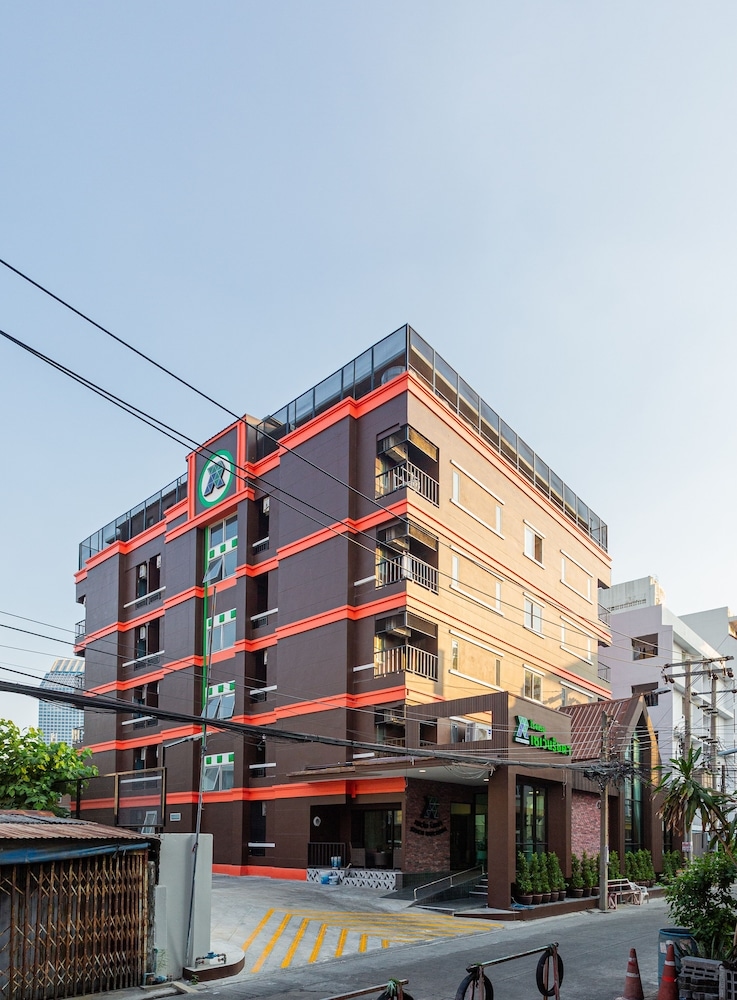 S7VEN RATCHADA HOTEL, Bangkok