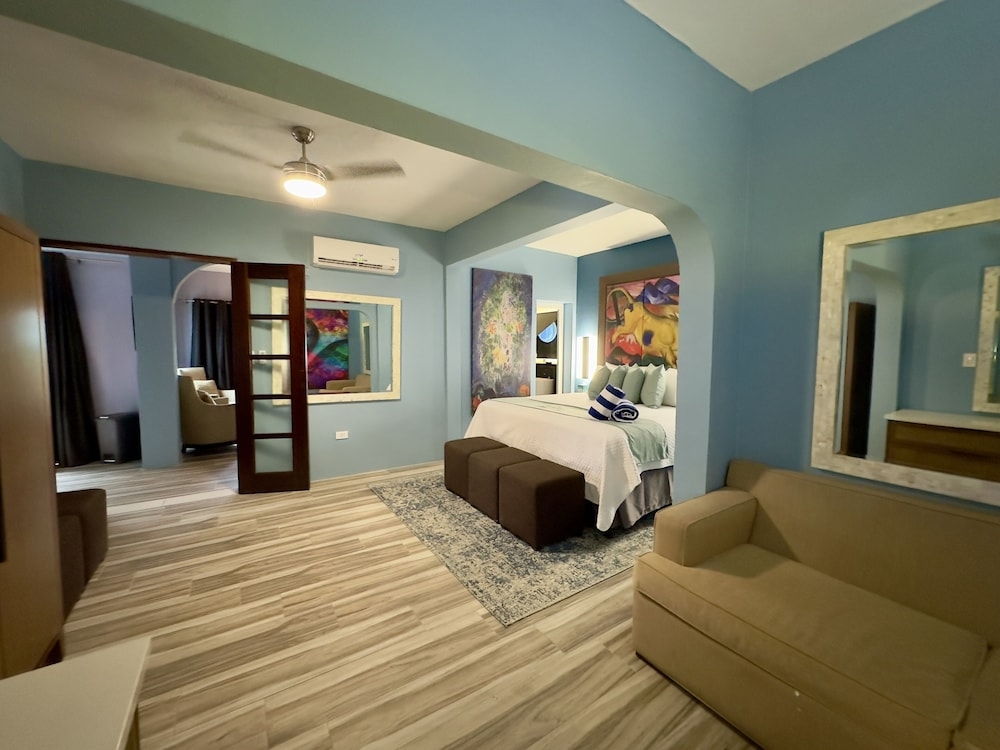 Foto de Old Crow Hotel and Suites