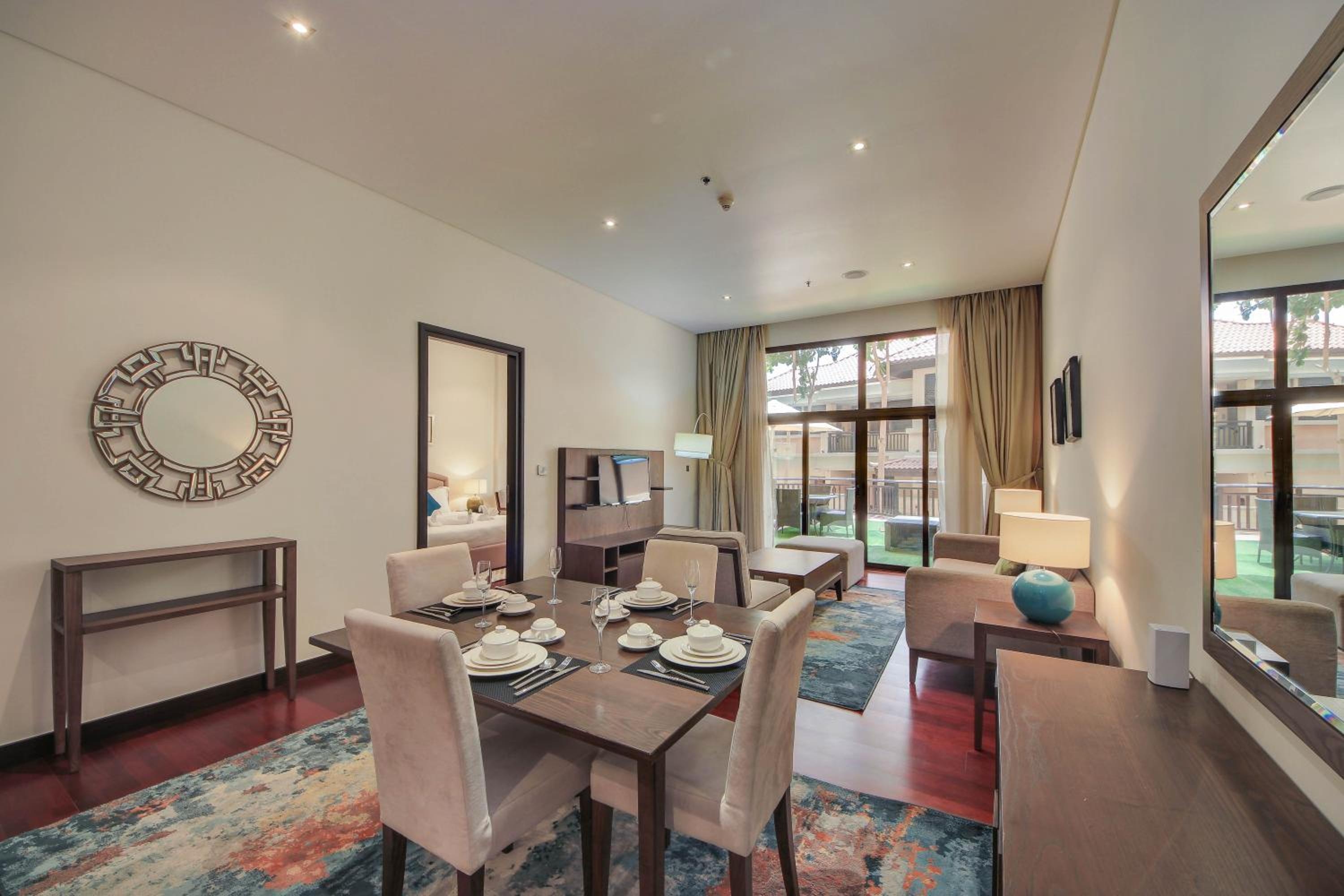 Luxe Getaways Royal Amwaj Palm Jumeirah Resort Apartment Holiday Home, Dubái